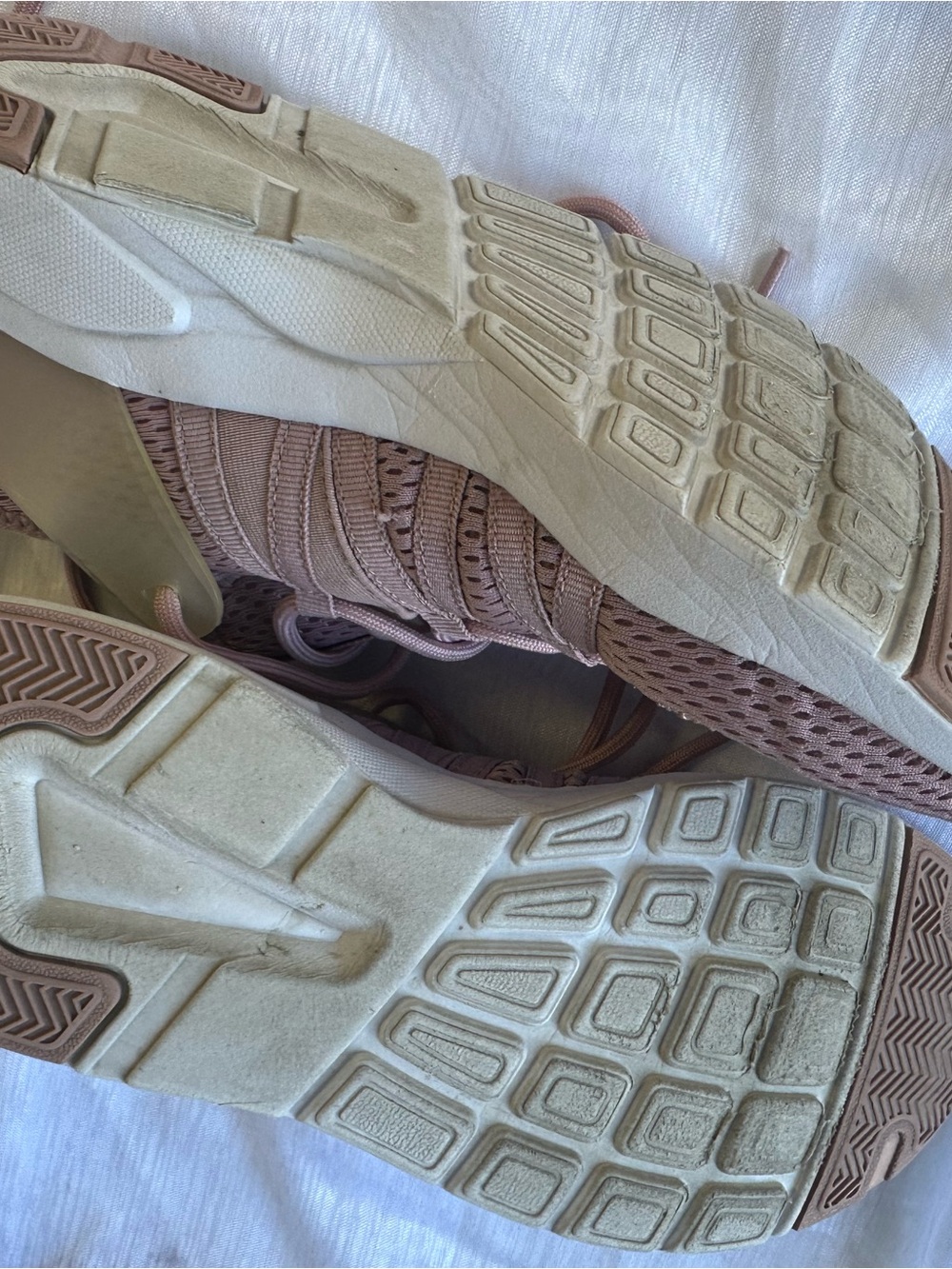 Fabletics Avalon Performance Sneaker - Picture 4 of 7